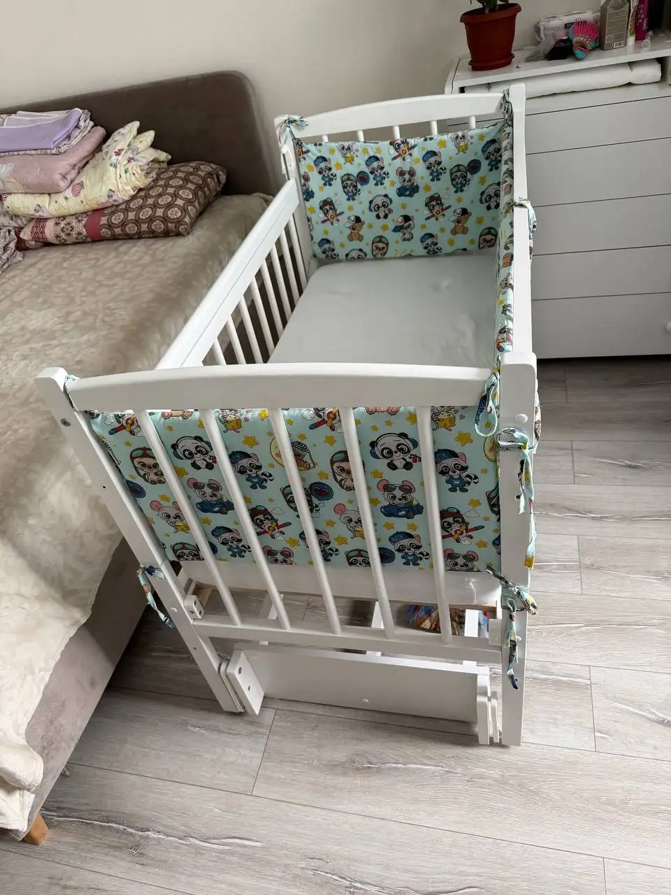 Продам кроватку с матрасом и бортиками - Мебель для детей (Товары для детей) в Кондратово