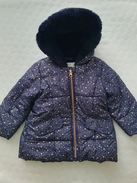 Куртка весенняя и шапочки для ребенка - Одежда и игрушки в Кондратово