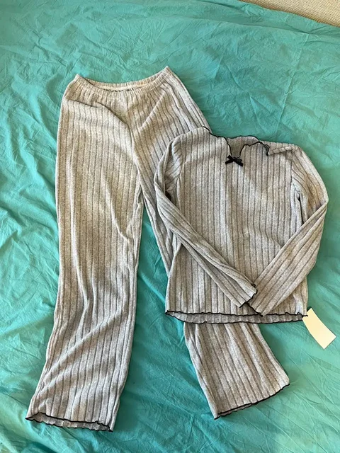 Продается одежда 44-46 размера - Плащи в Кондратово