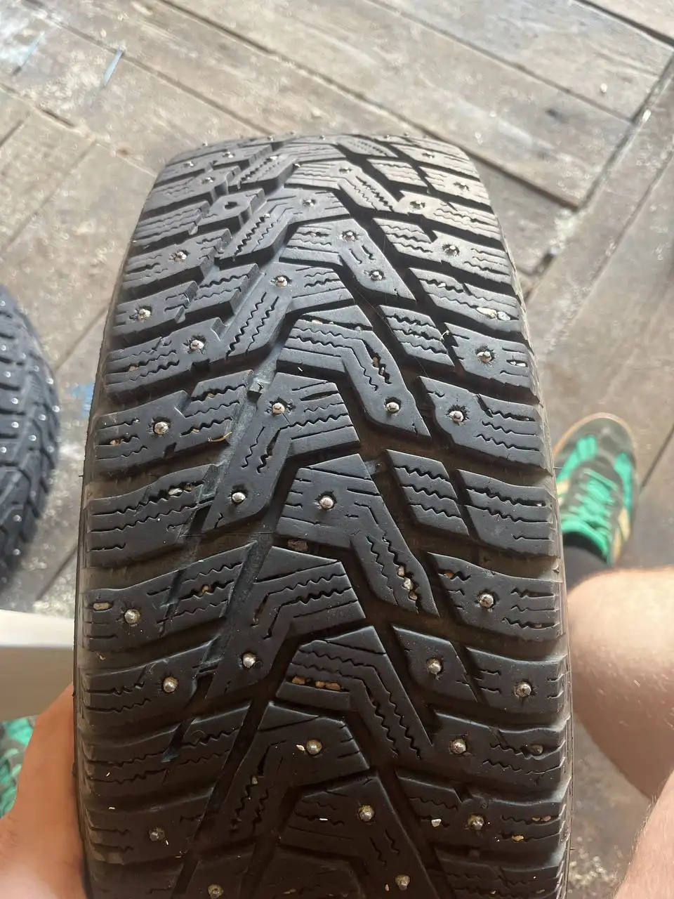 Продам резину Hankook 185/65/15 - Шины (Авто) в Кондратово