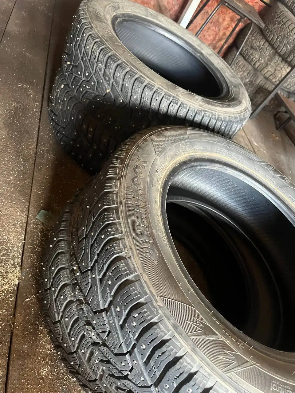 Продам резину Hankook 185/65/15 - Шины (Авто) в Кондратово
