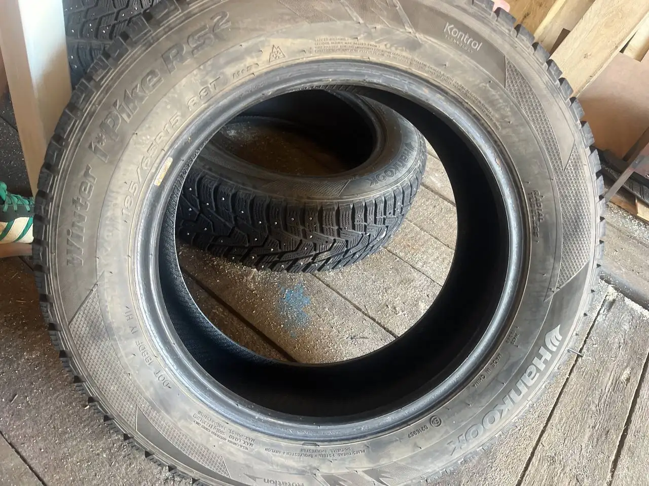 Продам резину Hankook 185/65/15 - Шины (Авто) в Кондратово