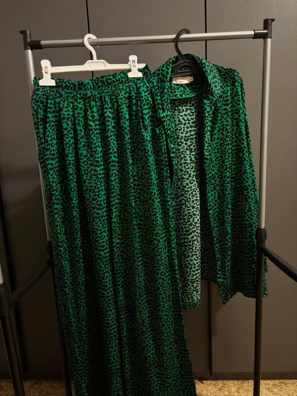 Костюм размер 42-44 - частное объявление в Кондратово