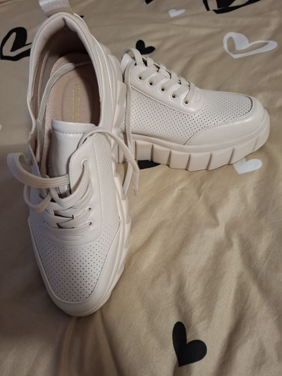 Новые ботинки 39 размер