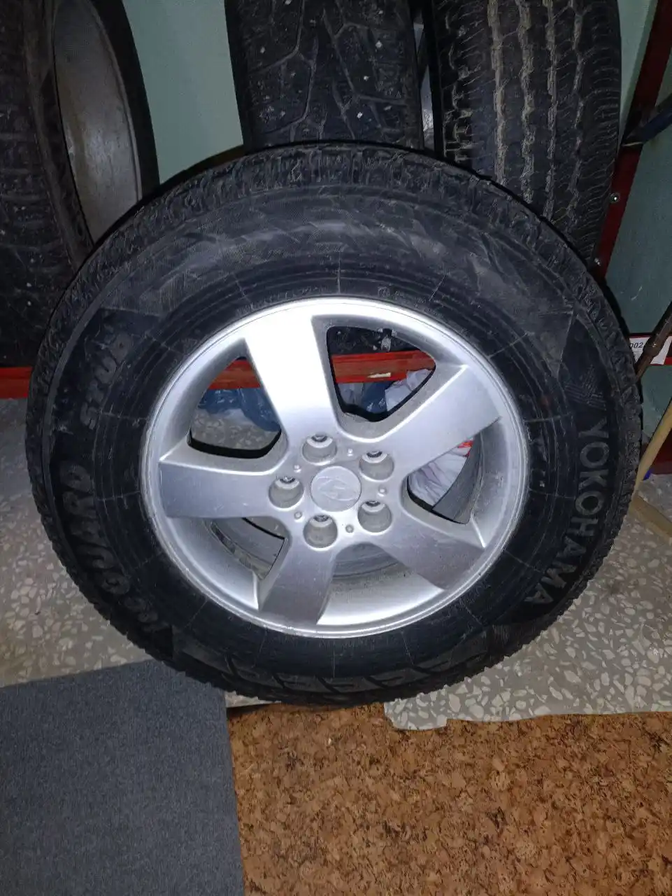 Продам зимние колеса Yokohama Ice Guard Stud IG55