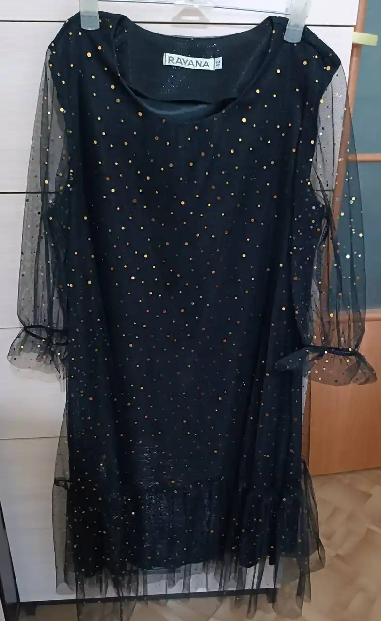 Продам зимний пуховик и платье