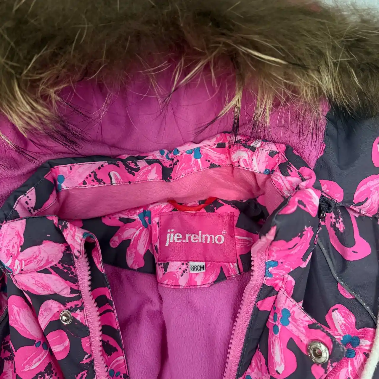 Комбинезон зимний с шапкой