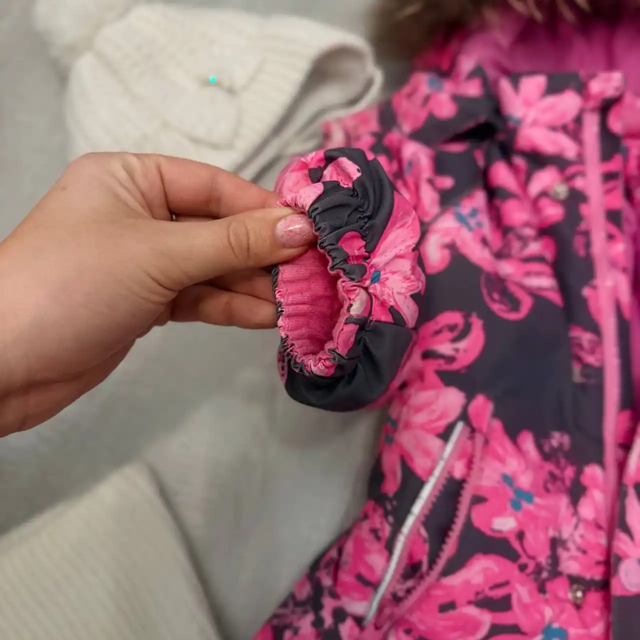 Комбинезон зимний с шапкой