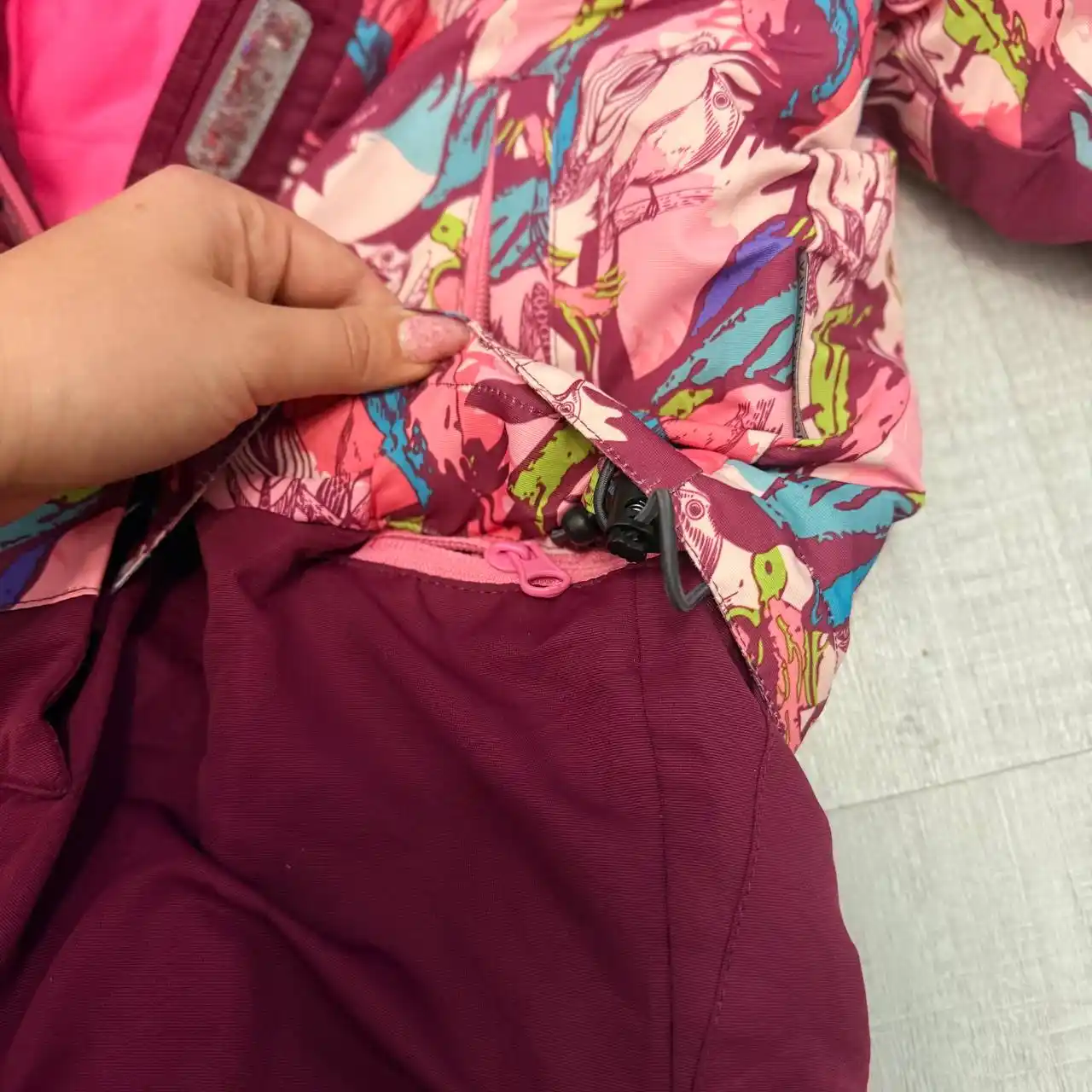 Отдам за шоколадку вещи 86 размера, комбинезон 104