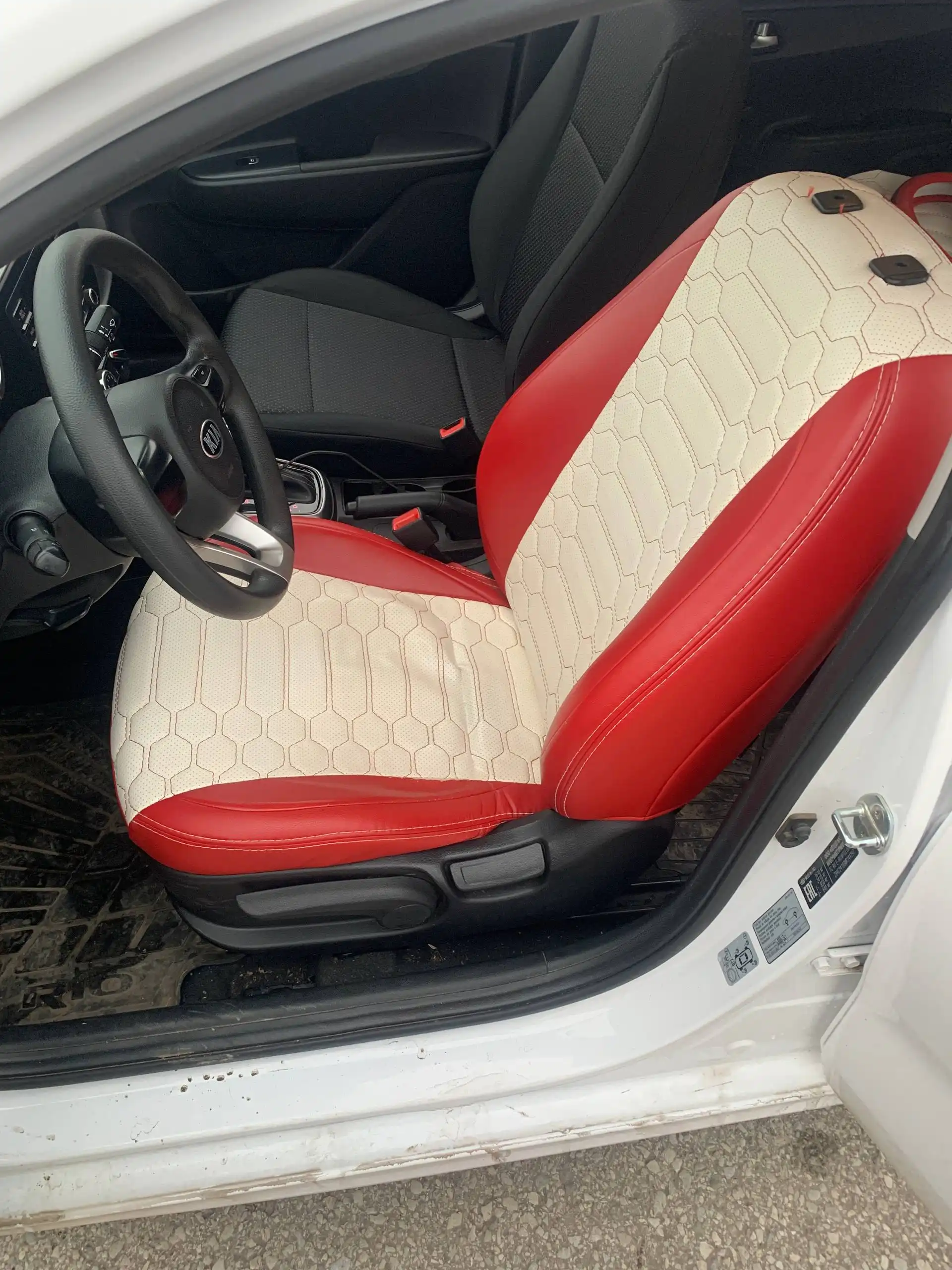 Продажа чехлов на Kia Rio и Hyundai Solaris