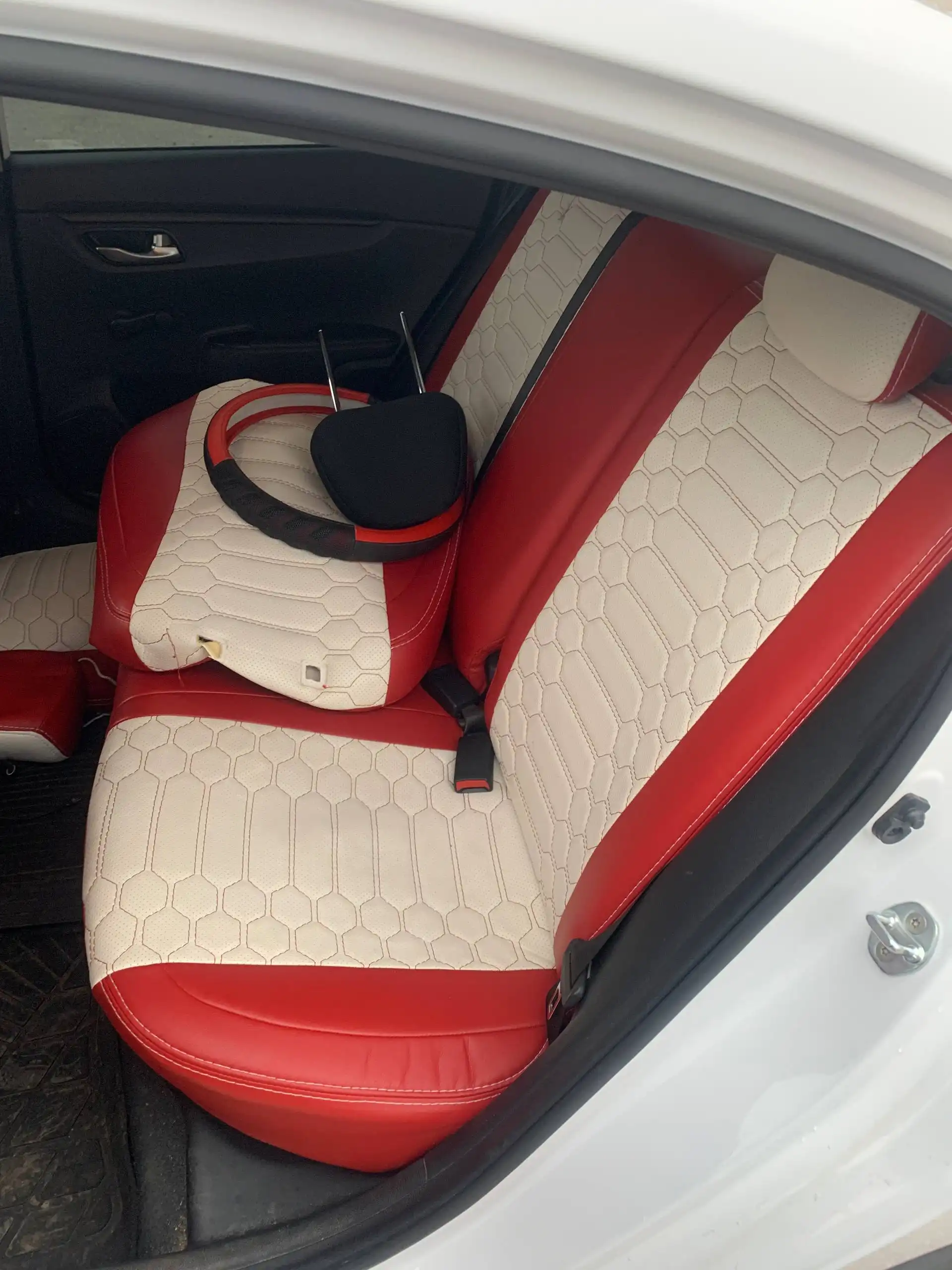 Продажа чехлов на Kia Rio и Hyundai Solaris