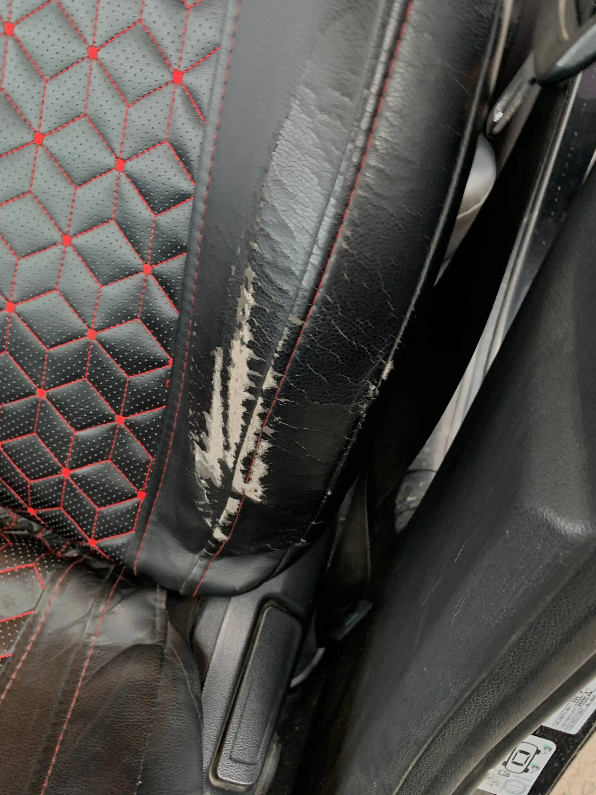 Продам чехлы на Kia Rio / Hyundai Solaris