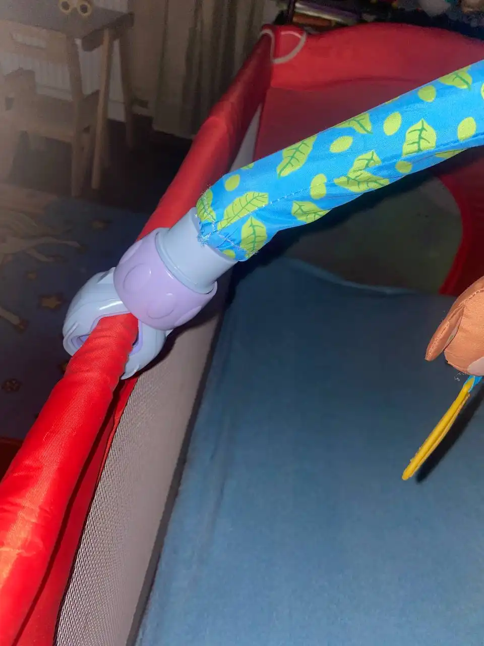 Детская дуга с погремушкой и прорезывателем