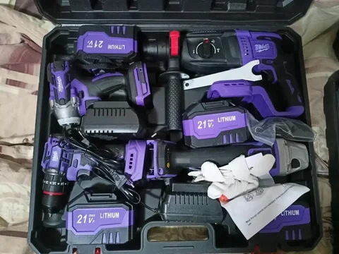 Продам набор зарядников и аккумуляторов - Электроника в Кондратово