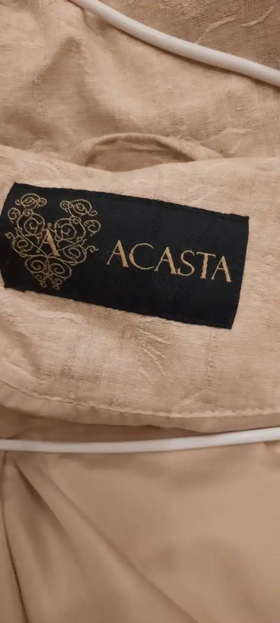 Пуховик женский Acasta Снежная королева размер 48