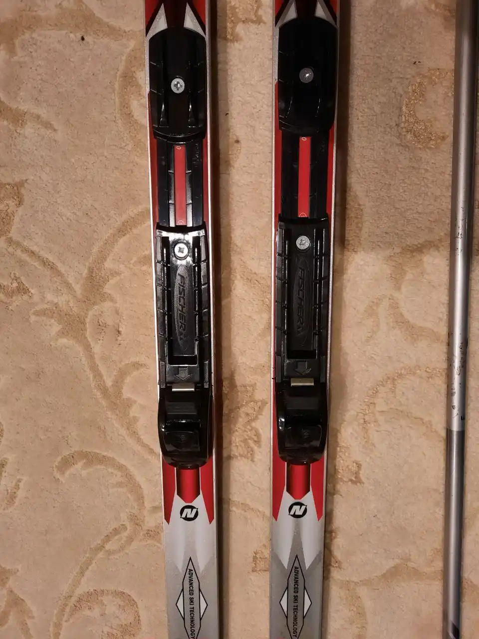 Продажа лыжного комплекта с ботинками