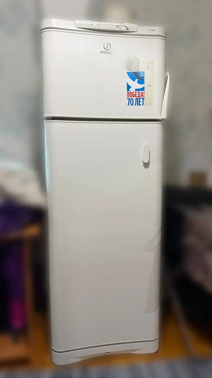 Холодильник Indesit 167*60*60