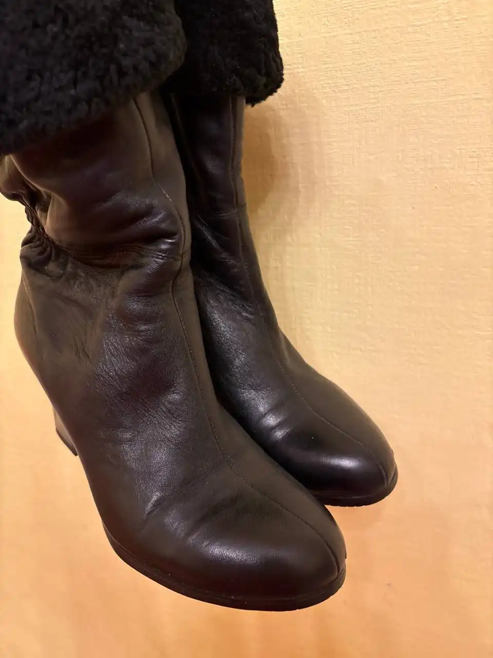 Кожаные зимние сапоги с натуральным мехом 40 размера