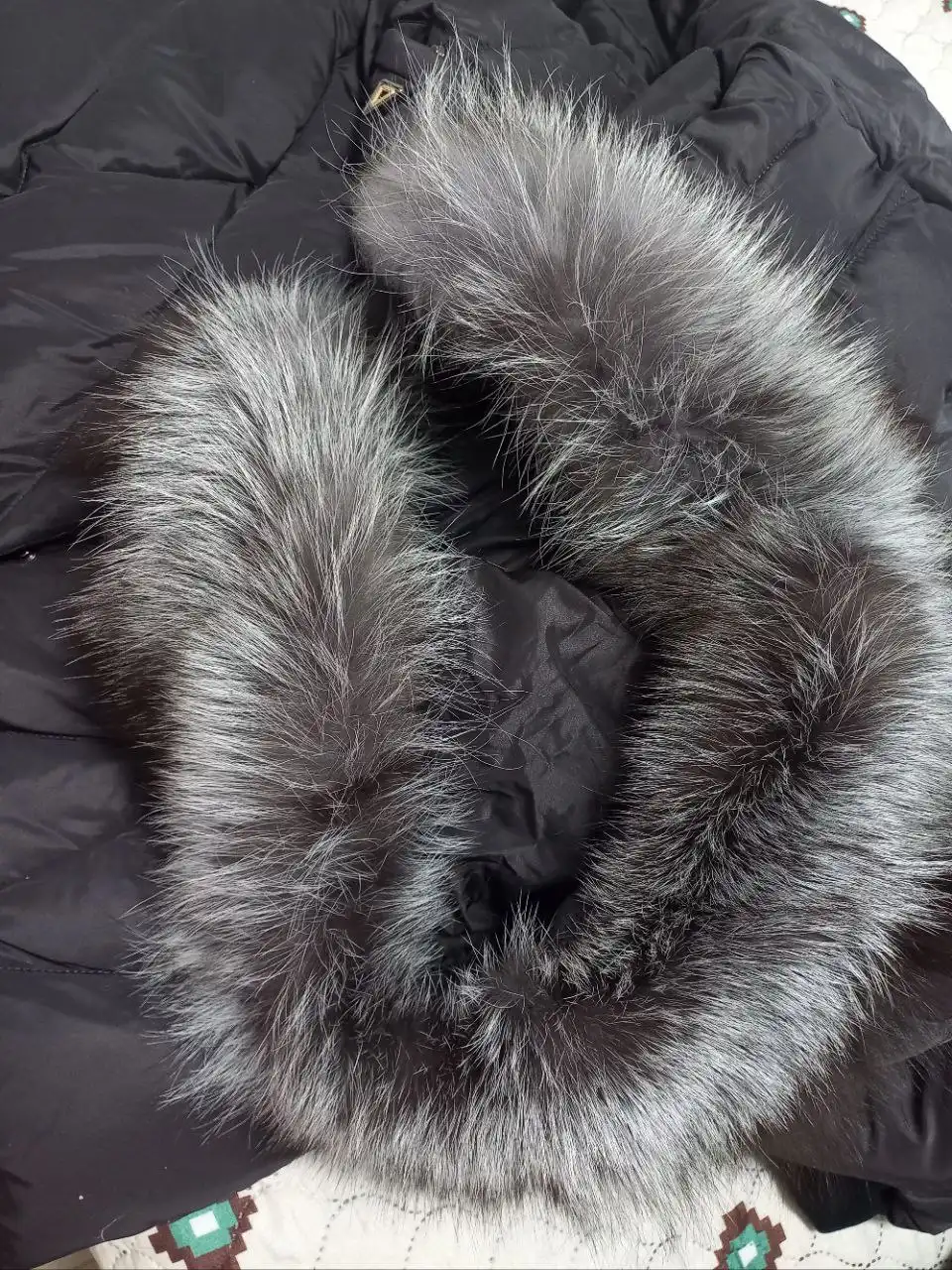 Продам новый пуховик размер 54 с чернобуркой