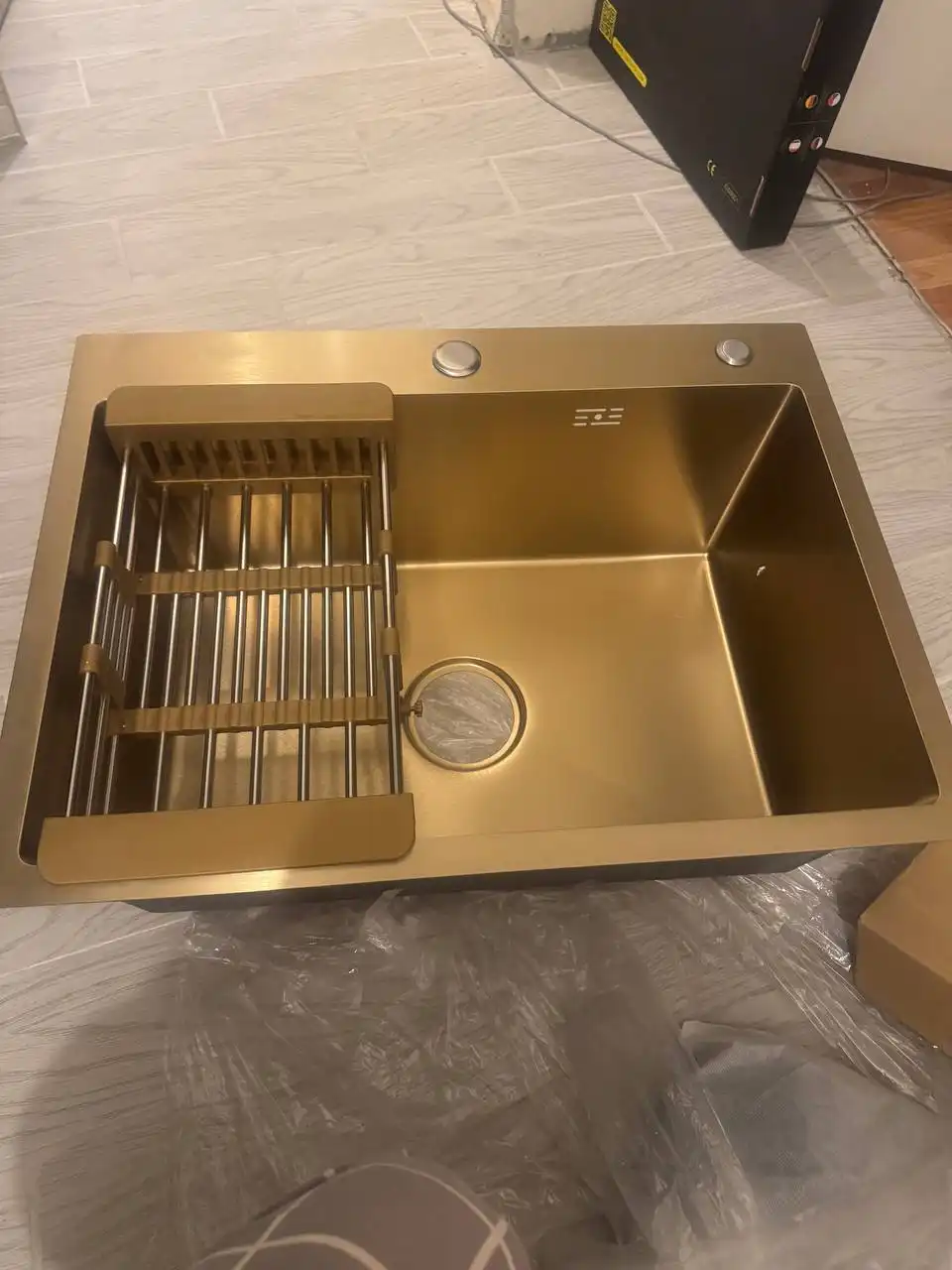 Мойка кухонная новая золотая 60*45