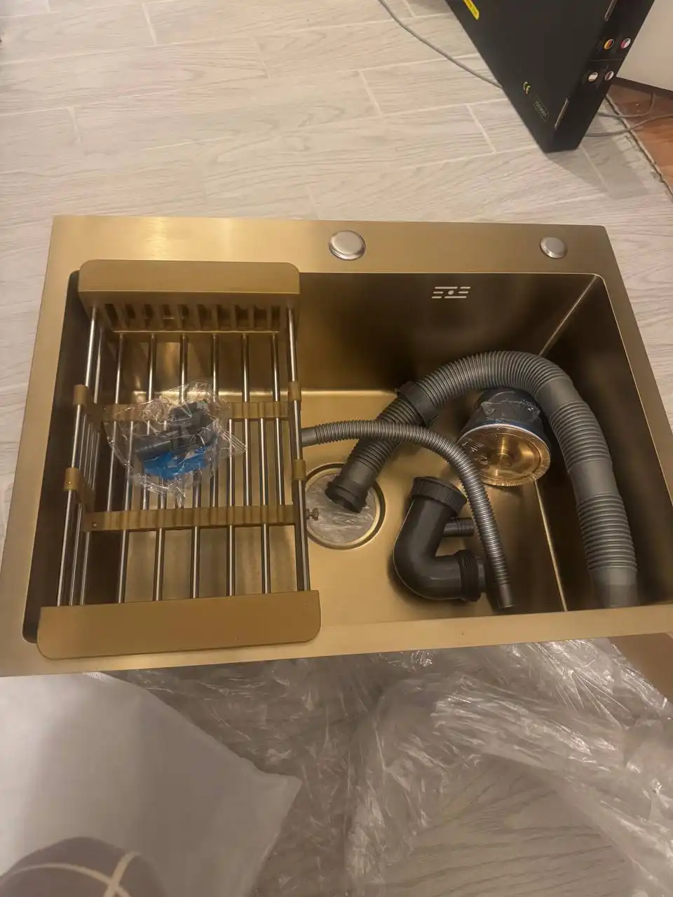 Мойка кухонная новая золотая 60*45