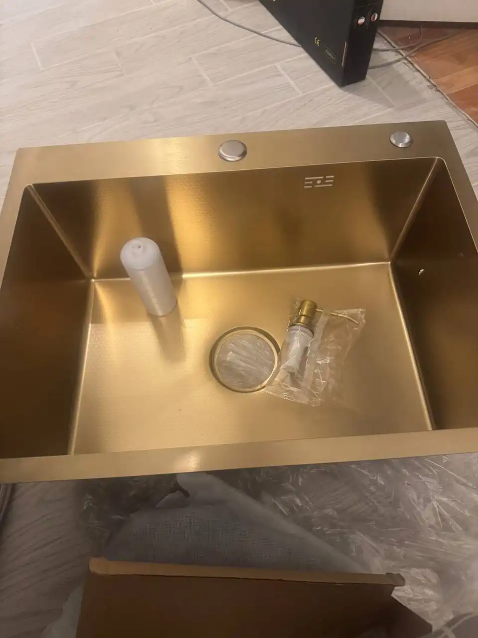 Мойка кухонная новая золотая 60*45