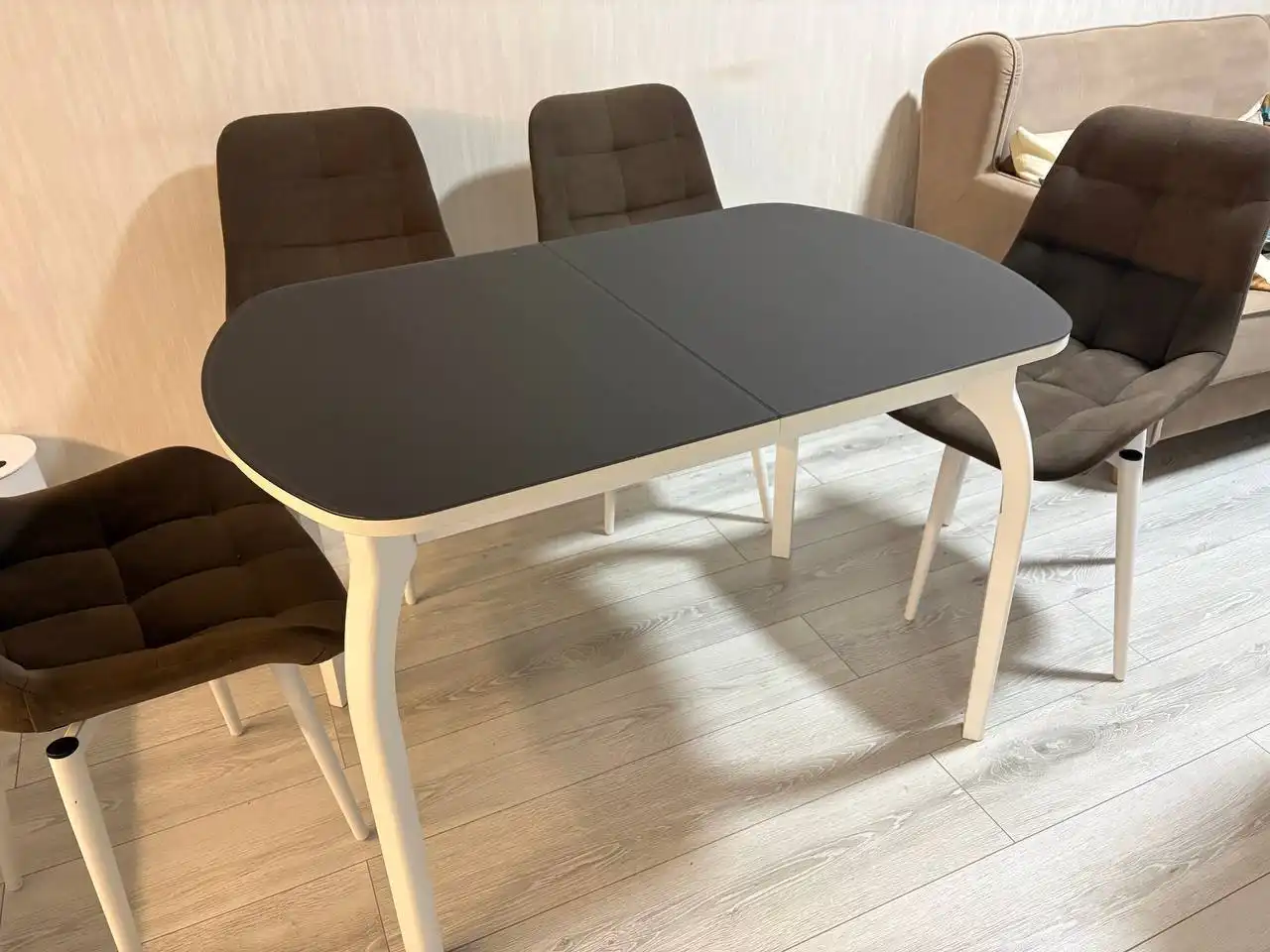 Продаётся кухонный стол