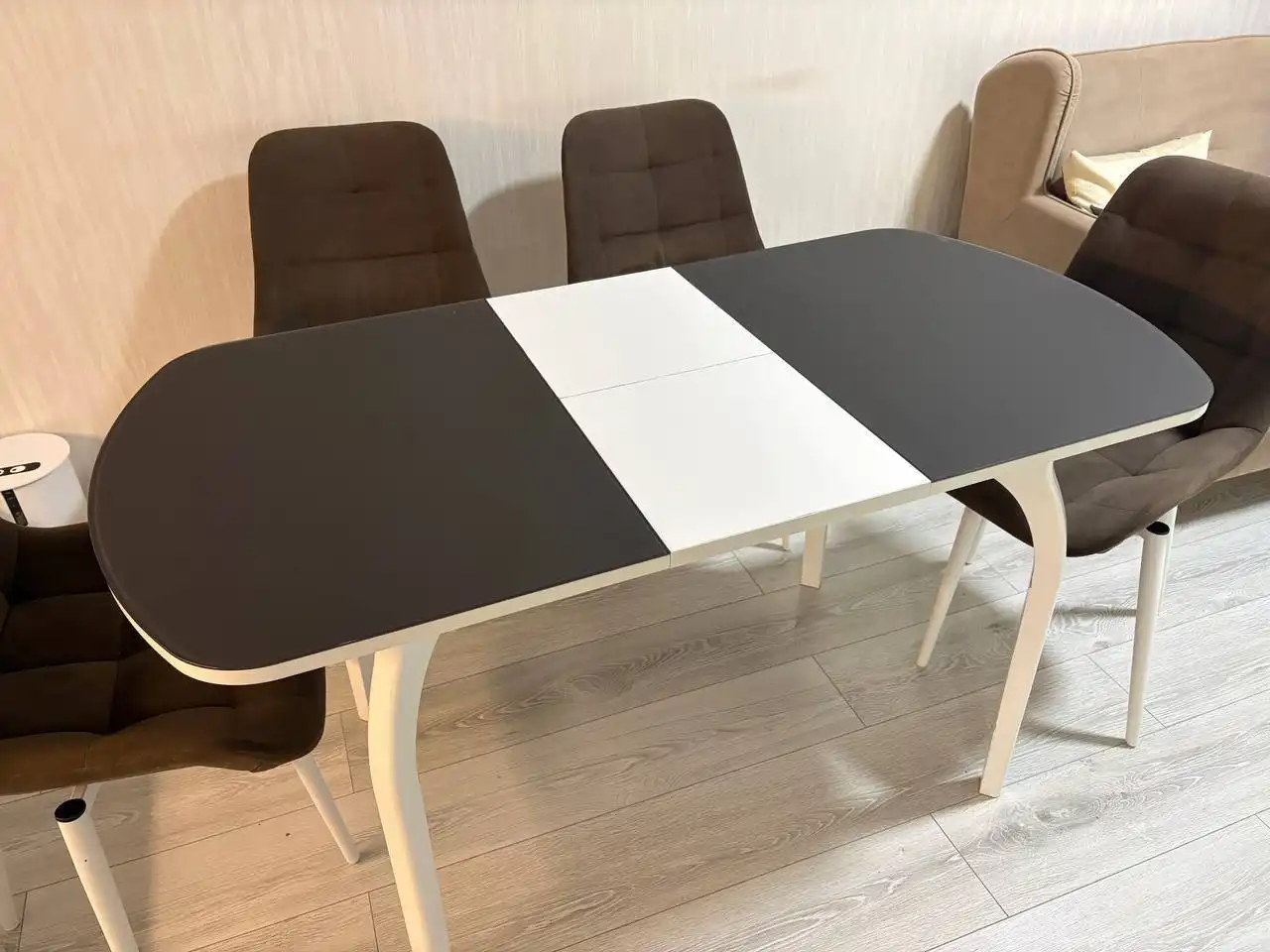 Продаётся кухонный стол