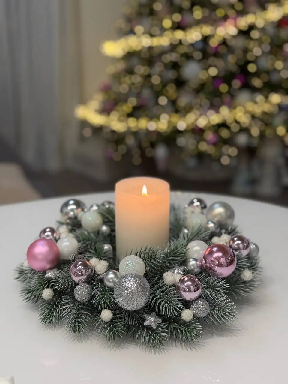 Новогодний венок ручной работы из литых веточек