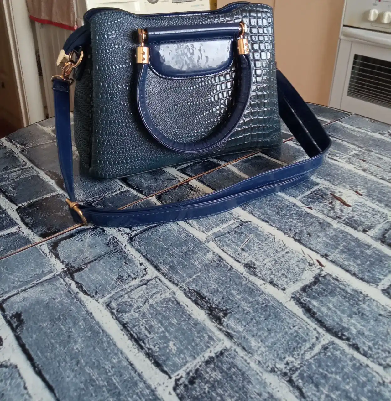 Продам женские кошелек и сумочку новые