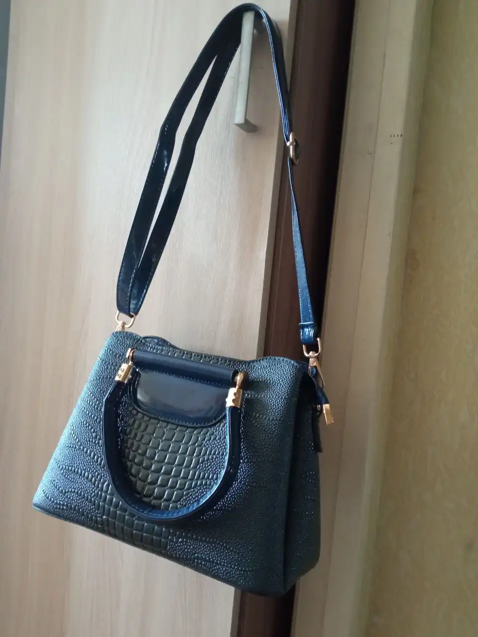 Продам женские кошелек и сумочку новые