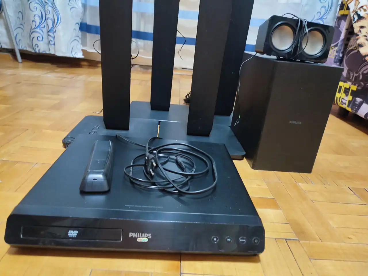 Продам домашний кинотеатр Philips HTS3593/51