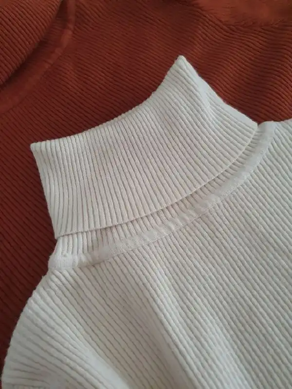 Женские водолазки, размер 42-44, новые