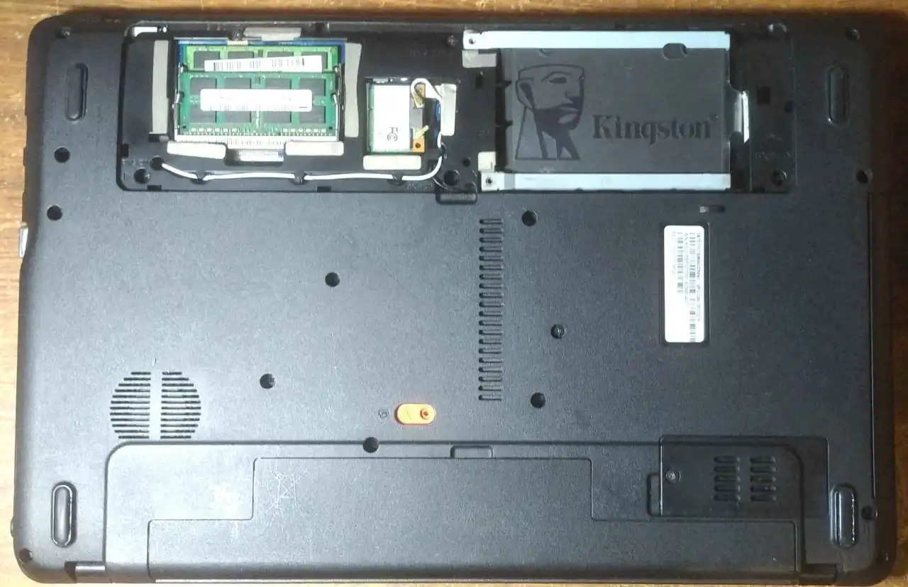 Продам ноутбук PackardBell EN-TE11HC в идеальном состоянии