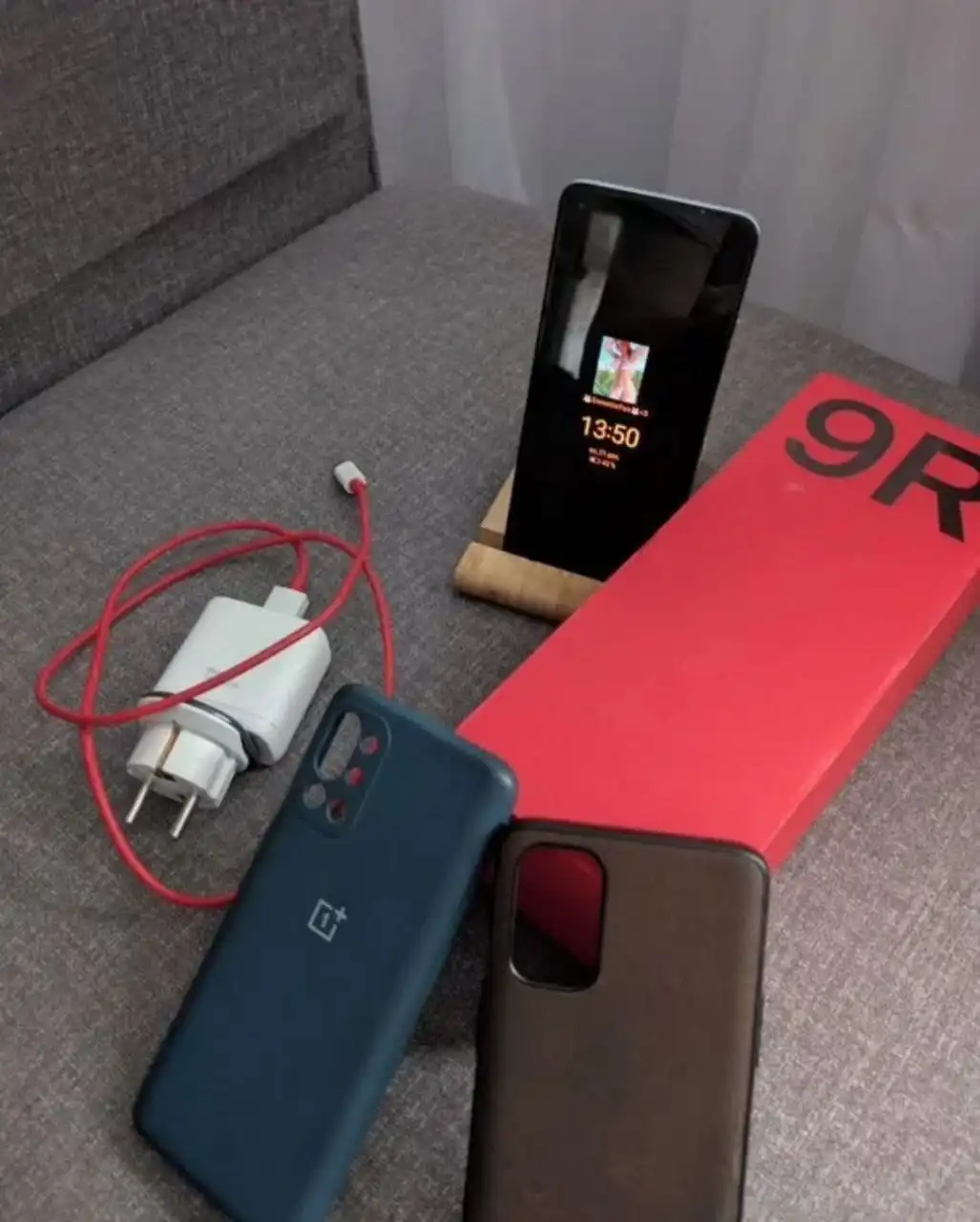 OnePlus 9R в отличном состоянии - Смартфоны и телефоны (Электроника) в Кондратово