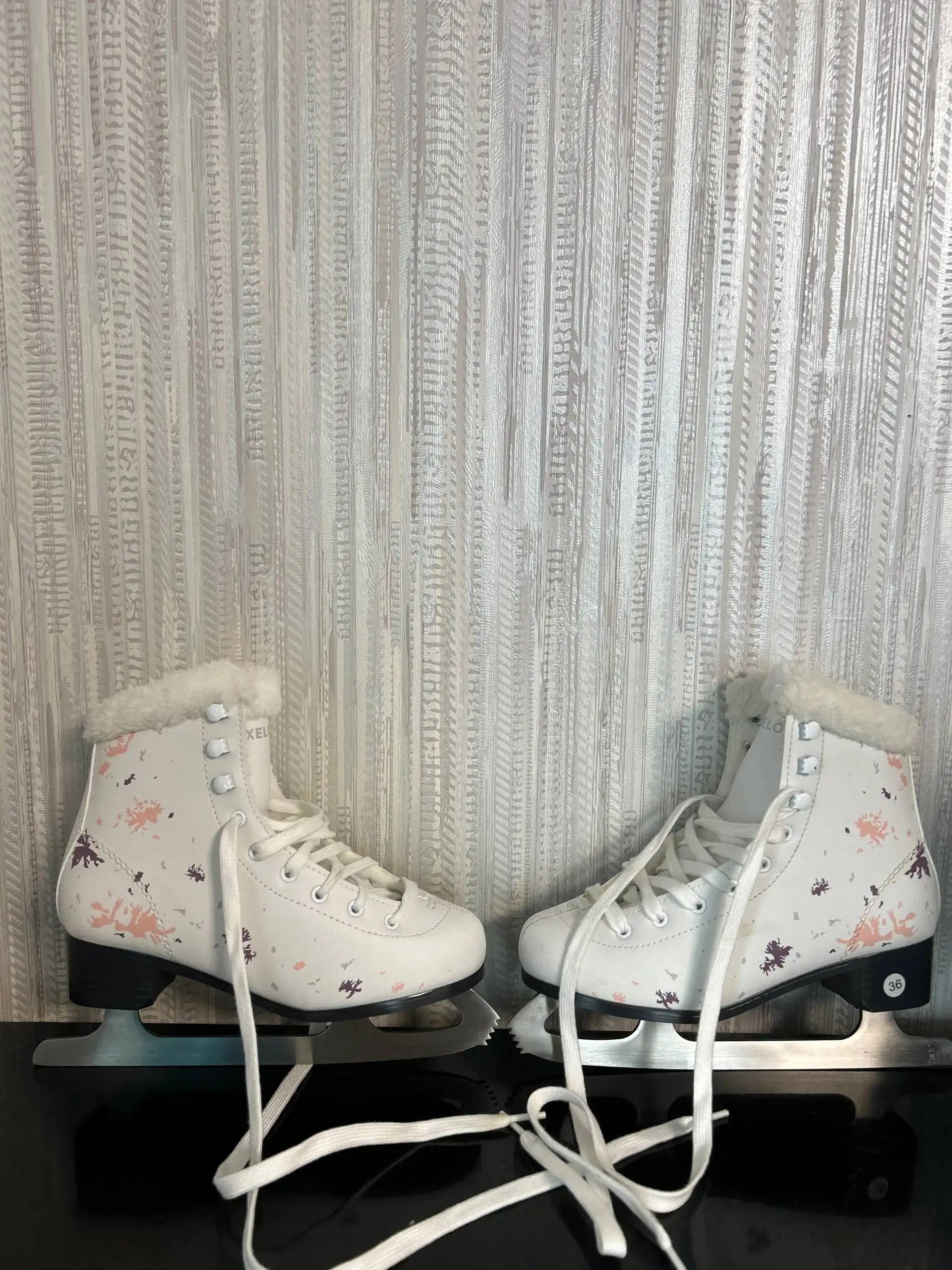 Коньки размер 35-36 - Зимние виды спорта (Хобби и отдых) в Кондратово