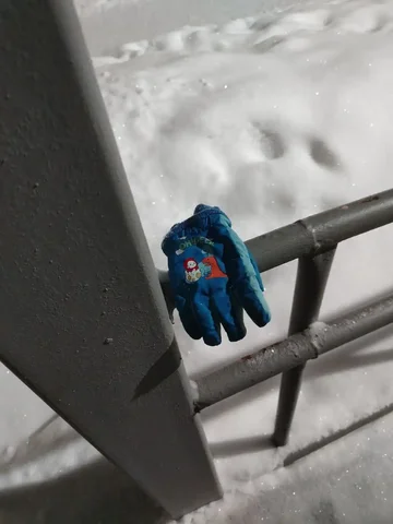 Лежит у подъезда Артемьевская, 2 - частное объявление в Кондратово