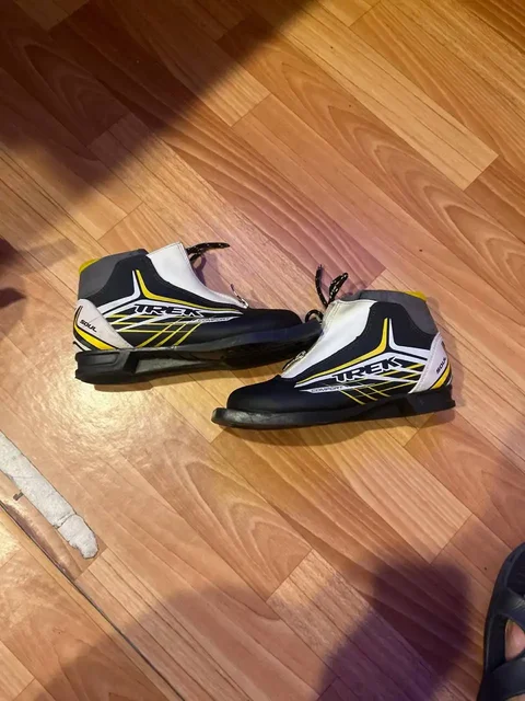 Кроссовки размер 35 - Корсеты в Кондратово