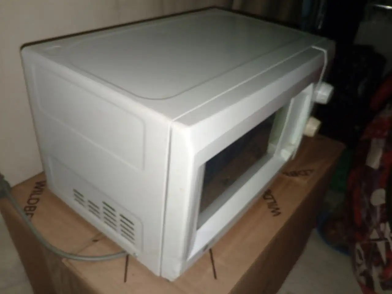 Продам микроволновую печь в хорошем состоянии - Техника для кухни (Барахолка) в Кондратово