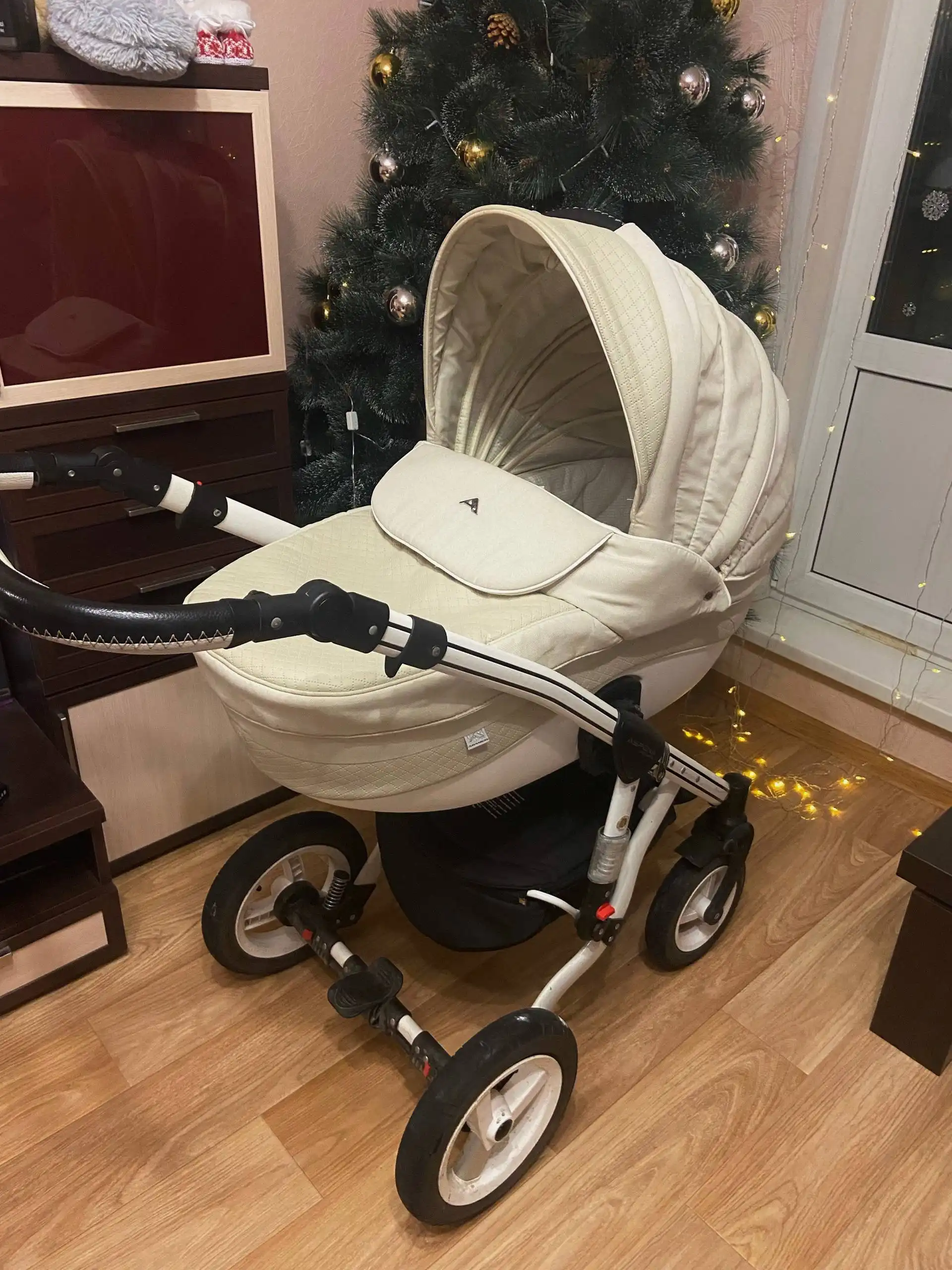 Продам коляску Adamex Aspena Delux 3/1 бежевого цвета - Коляски (Товары для детей) в Кондратово