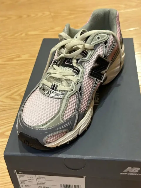 Новые оригинальные кроссовки New Balance 740 - Платья в Кондратово