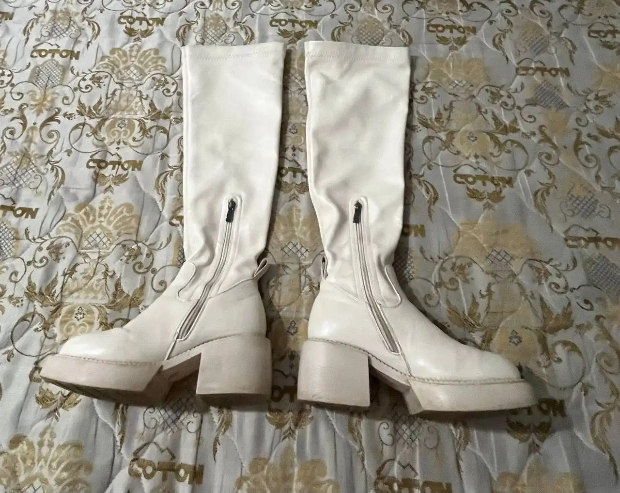 Продажа ботфортов и твидового пиджака - Женская одежда (Одежда) в Кондратово