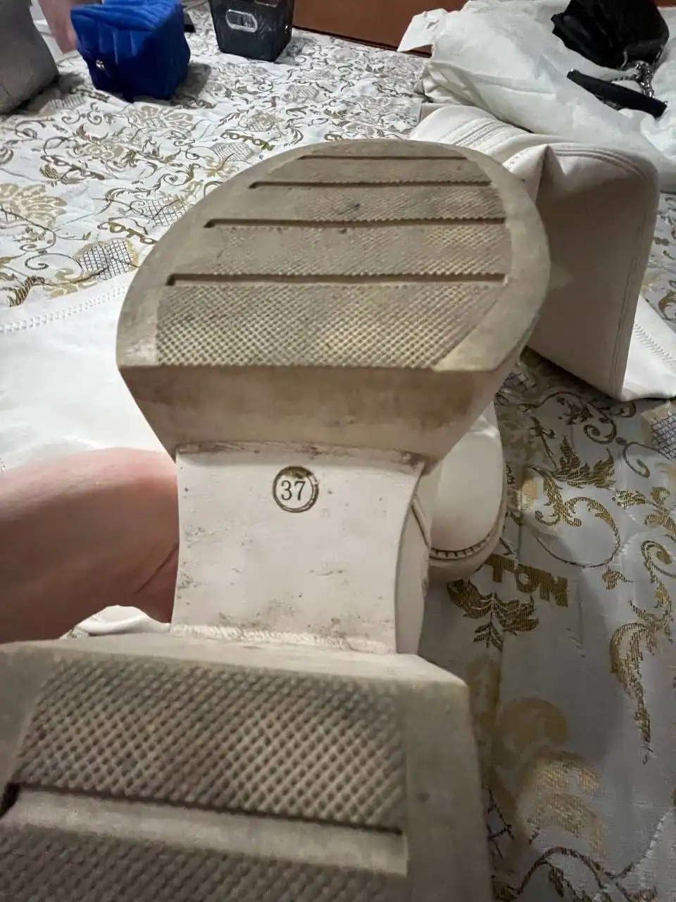 Продажа ботфортов и твидового пиджака - Женская одежда (Одежда) в Кондратово