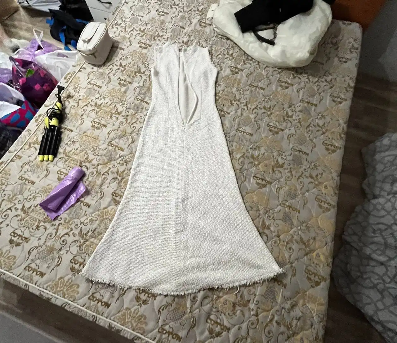 Продажа женской одежды и косметики - Женская одежда (Одежда) в Неизвестно