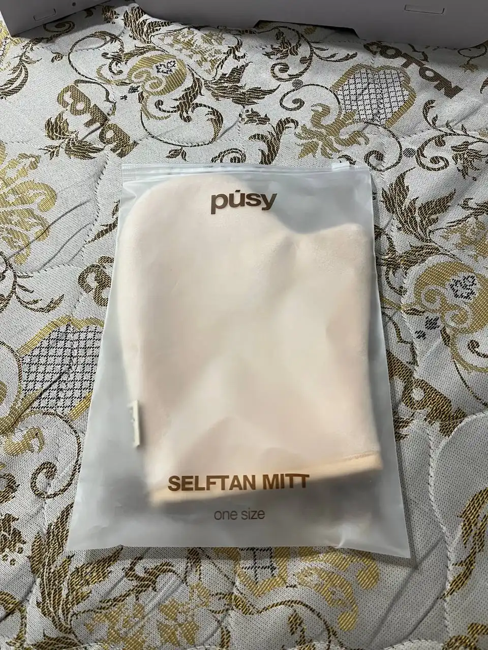 Продажа женской одежды и косметики - Женская одежда (Одежда) в Неизвестно