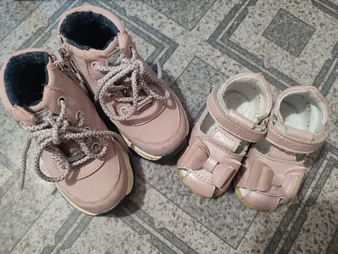 Сандалики 17 и Летние ботинки 22 - Джинсы в Кондратово