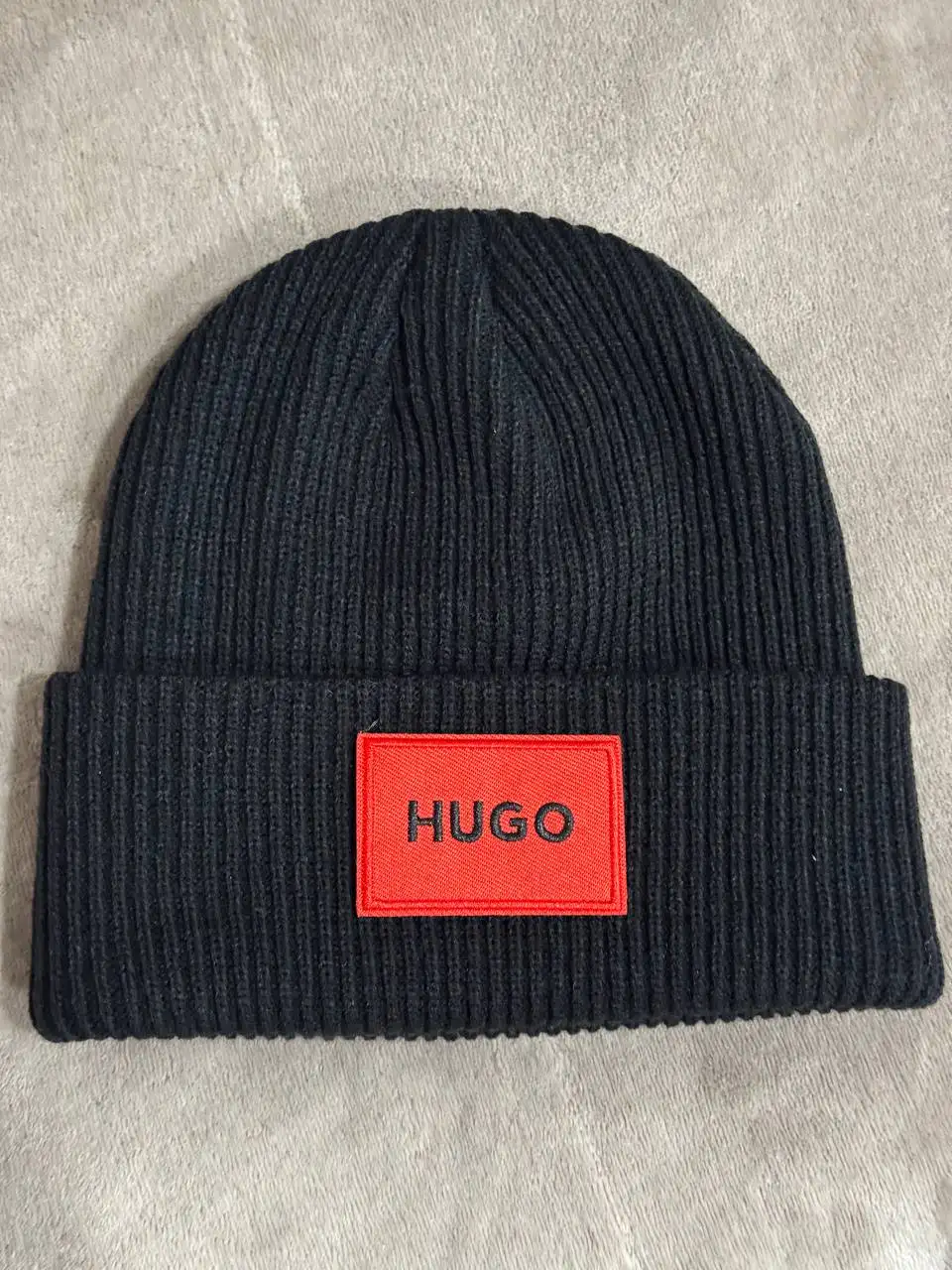 Новая шапка HUGO - Головные уборы (Одежда) в Кондратово