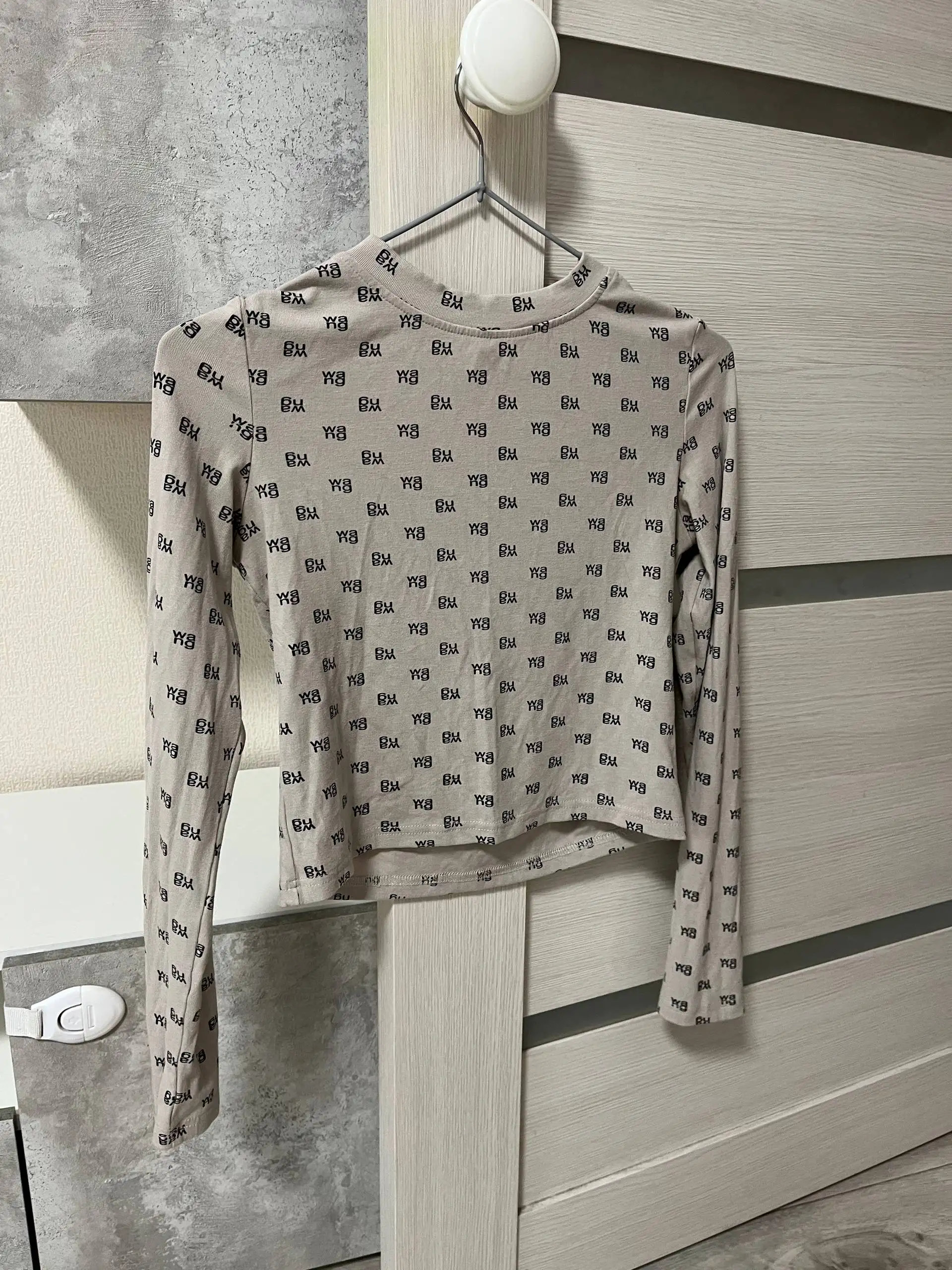 Одежда размеров 42 и 44 - Одежда в Кондратово