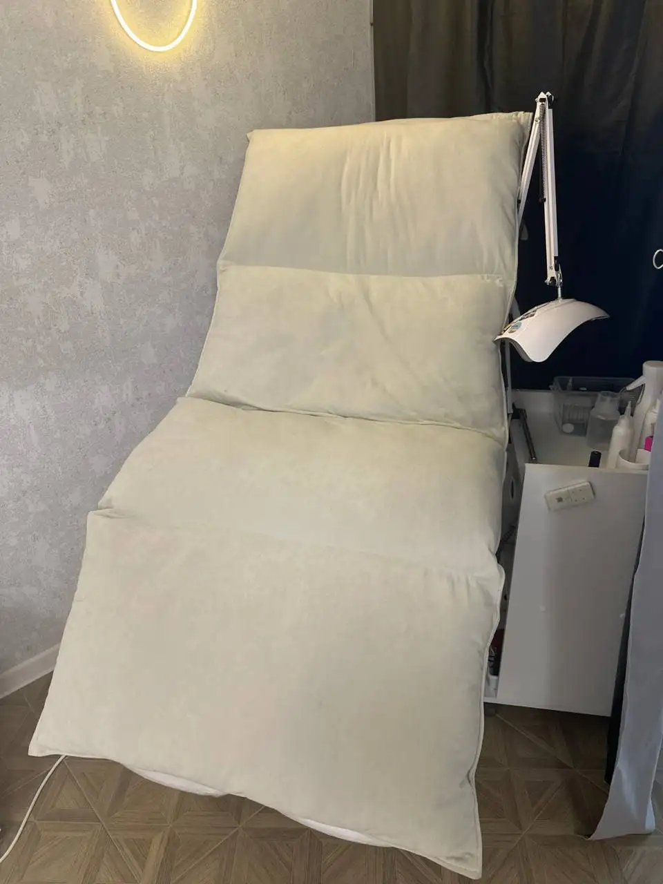 Продам кресло для педикюра и косметологии - Косметологическое оборудование (Оборудование) в Кондратово