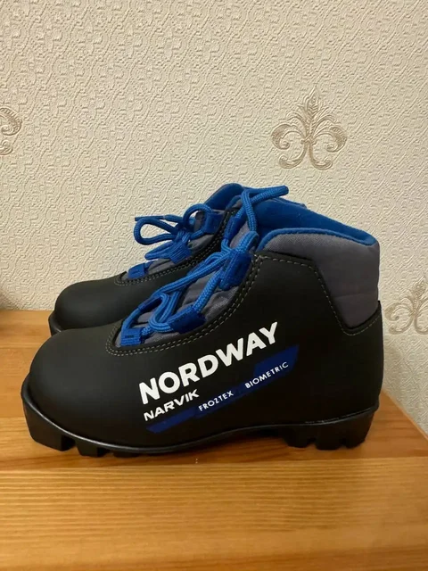 Ботинки лыжные и коньки - частное объявление в Кондратово